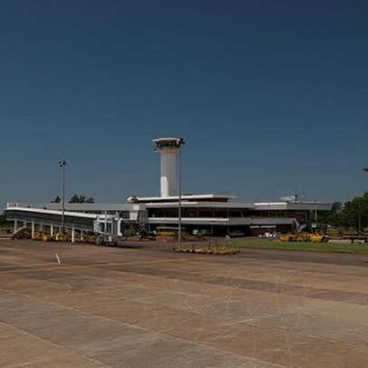 Avião com R$ 15 milhões em espécie cai no Paraguai e moradores saqueiam dinheiro