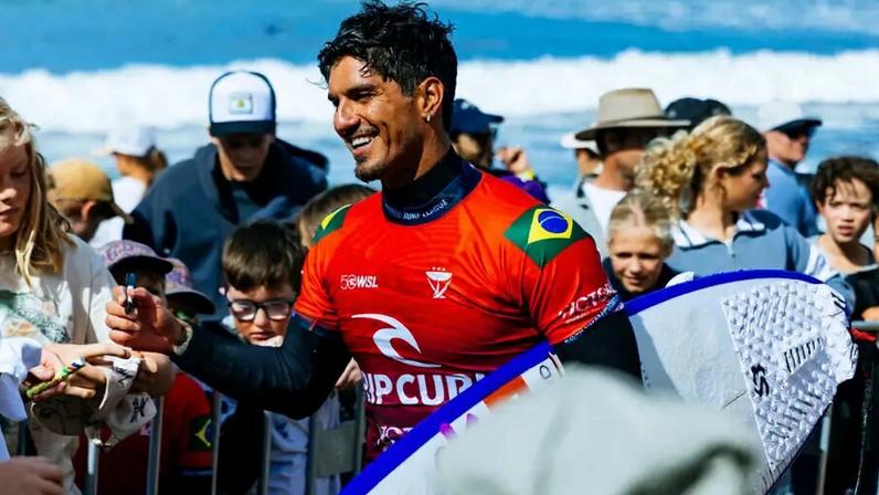 Gabriel Medina competindo na etapa da WSL em Bells Beach 2026 (Foto: WSL / Cait Miers)