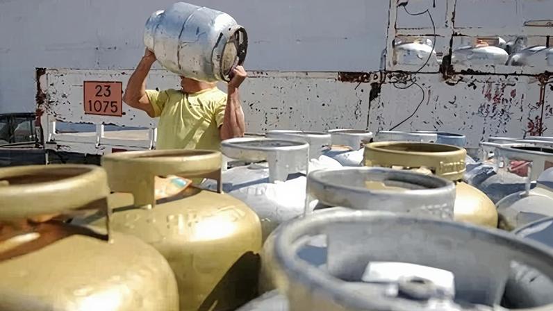 Reforma prevê devolução de impostos aos mais pobres na compra de botijão de gás