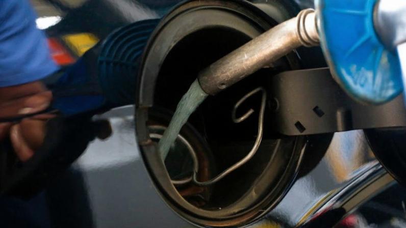 O preço do petróleo no mercado internacional disparou por causa do fechamento do estreito de Ormuz, no Oriente Médio