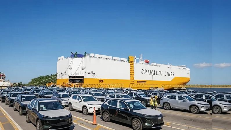 Primeiro lote do Geely EX5 EM-i no Brasil