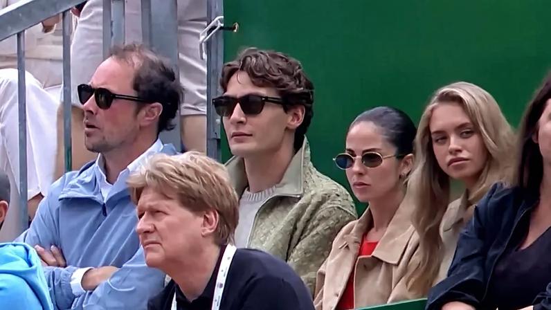George Russell ao lado de sua namorada no Masters 1000 de Monte Carlo (Foto: Reprodução/X)
