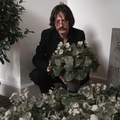 Timm Ulrichs, artista conceitual pioneiro, morre aos 86 anos