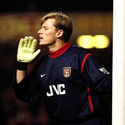 Acidente tira a vida do ex-goleiro do Arsenal aos 48 anos