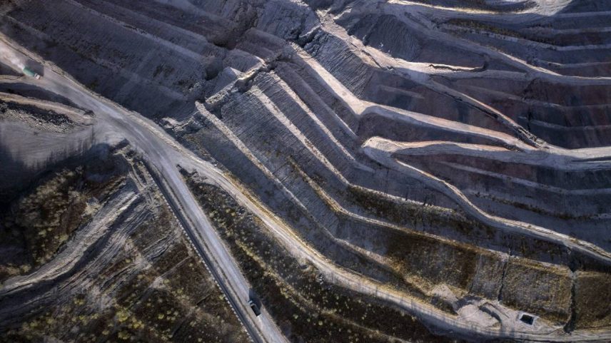 Mineração a céu aberto na China (Qilai Shen/Getty Images)
