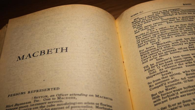 Página de rosto da peça Macbeth, de William Shakespeare