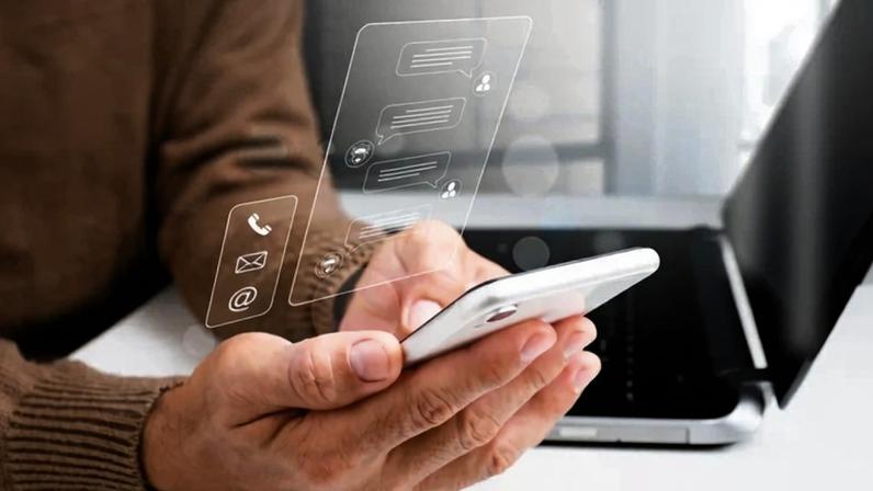 A inteligência artificial pode ajudar a organizar tarefas, definir prioridades e tornar a rotina de trabalho mais eficiente (Umnat Seebuaphan/Getty Images)