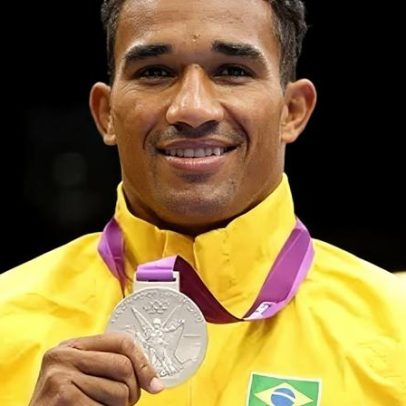 Esquiva Falcão vende medalha olímpica: Não apaga minha história