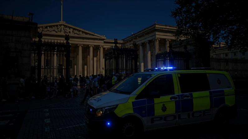 British Museum officials launched an investigation into the theft of its artifacts after discovering that stolen items, comprising of gold jewellery, semi-precious stones and glass valued at up to £50,000, were being sold on eBay for as little as £40.