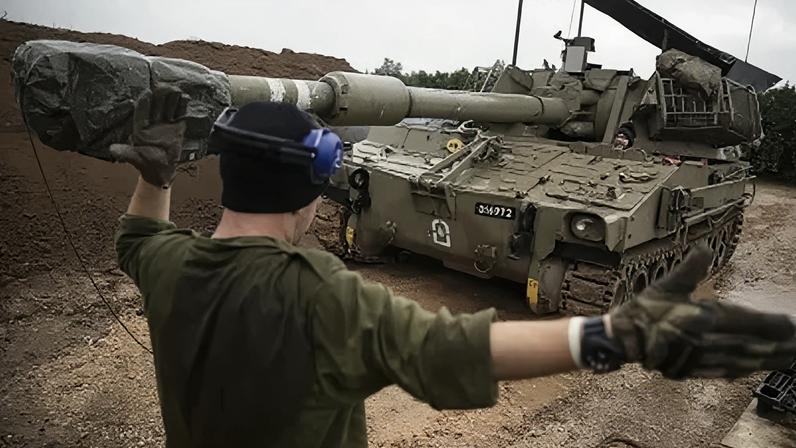 Soldado israelense comanda unidade de artilharia perto da fronteira com o Líbano no norte de Israel