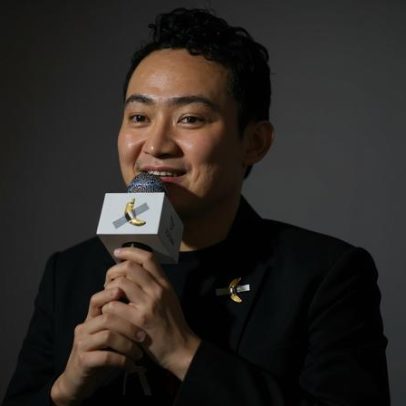 Justin Sun processa memecoin de Trump e World Liberty Financial