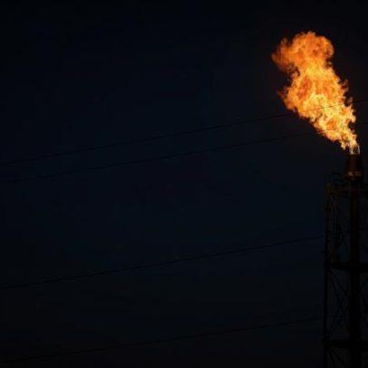 Petróleo sobe após Irã fechar novamente o Estreito de Ormuz