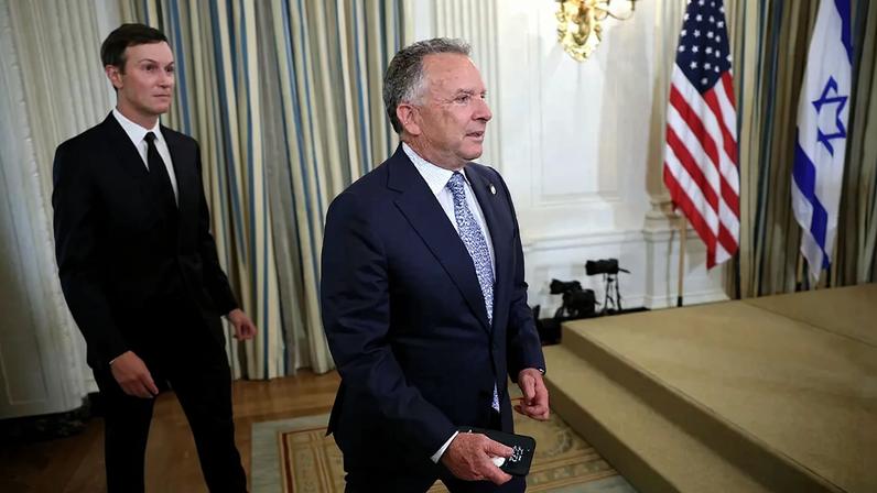 O enviado especial dos EUA para o Oriente Médio, Steve Witkoff (dir.), e Jared Kushner, cunhado e conselheiro do presidente Donald Trump. 29/09/2025 - (Win McNamee/Getty Images)