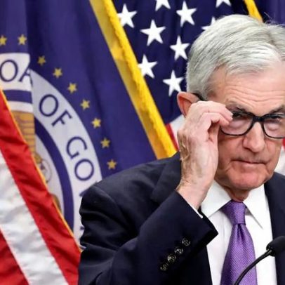 Powell encerra mandato no Fed ao parabenizar Warsh