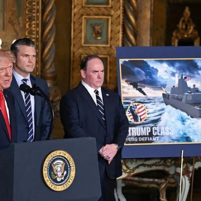 Trump demite o coletor John Phelan; capacete saqueado retorna à Romênia