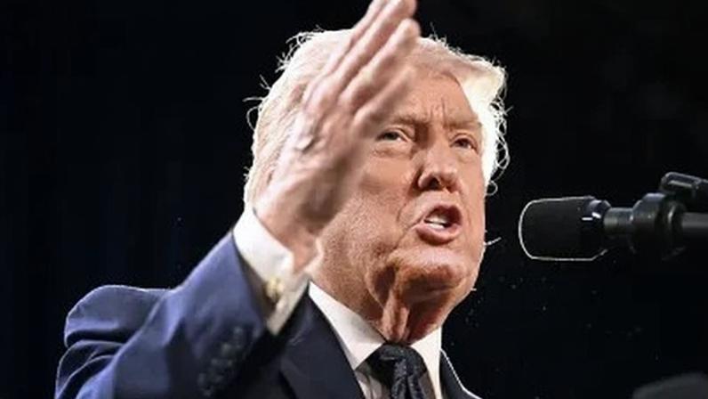 O presidente dos EUA, Donald Trump, durante coletiva de imprensa na Flórida