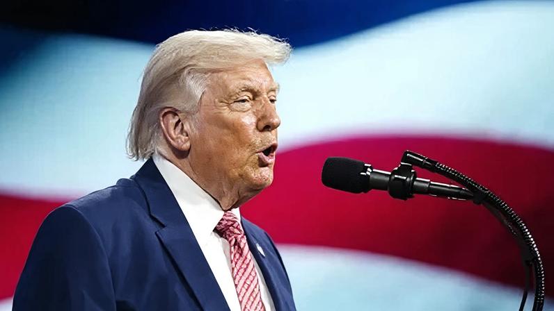 O presidente dos EUA, Donald Trump, durante discurso na Cúpula FII PRIORITY em Miami Beach, Flórida