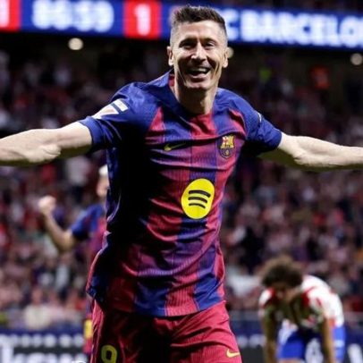 Barcelona vence Atlético com gol de Lewandowski e lidera La Liga