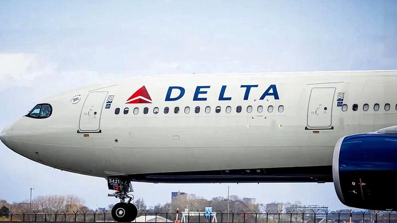 Avião da Delta: companhia aérea terá tecnologia de Wi-Fi via satélite Leo (Getty Images)