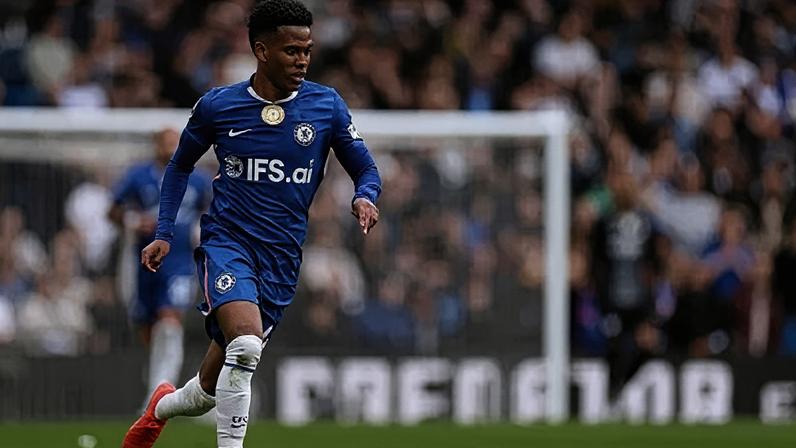 Estêvão em partida contra o Manchester City