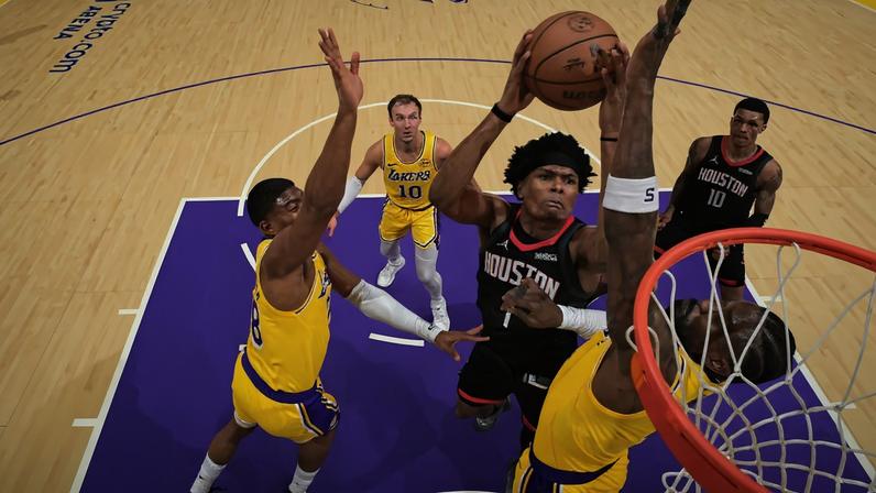 The Lakers' defense swarmed the Rockets to take Game 1.