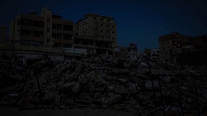 Destruição após um ataque aéreo israelense que atingiu prédios em Tiro, Líbano