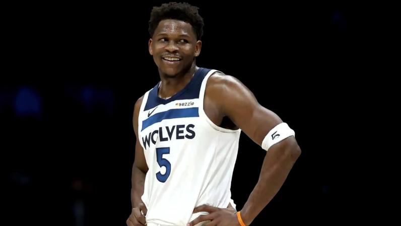 Anthony Edwards remains hobbled but still put up 30 points and grabbed 10 rebounds on Monday night.