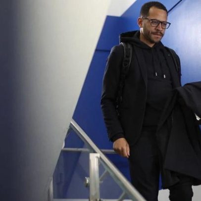 Chelsea decide futuro de treinador Liam Rosenior após derrota