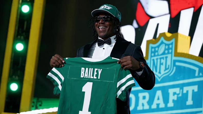 The Jets landed three quality players in the first round, starting with David Bailey at No. 2.