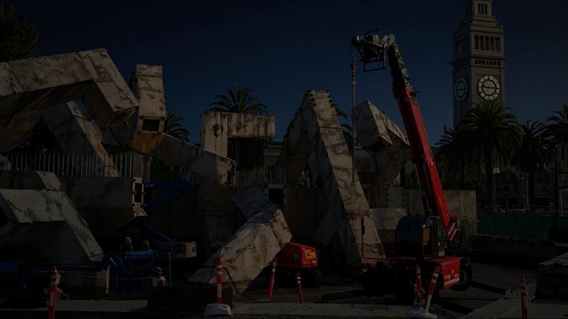 Família de escultor nonagenário busca impedir demolição de fonte brutalista em SF