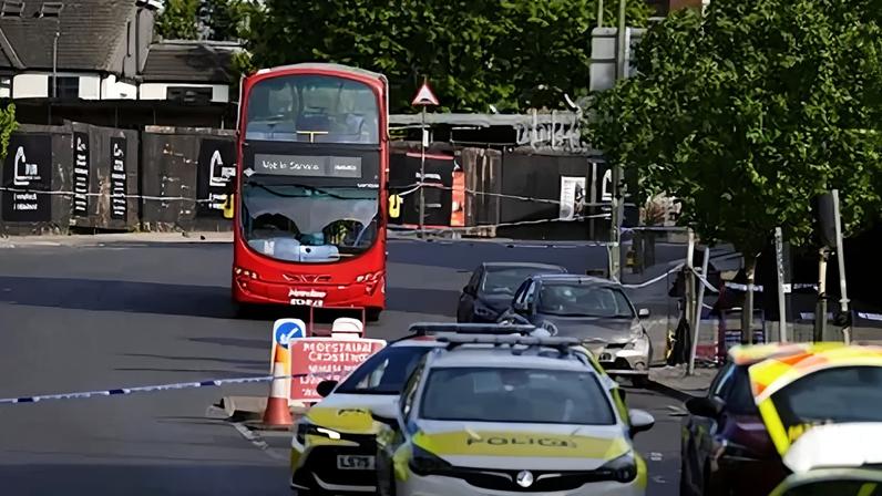 Local onde dois homens judeus foram esfaqueados na região norte de Londres nesta quarta-feira (29)