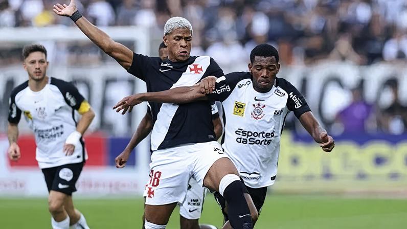Barros, do Vasco e André, do Corinthians, em partida do Brasileirão