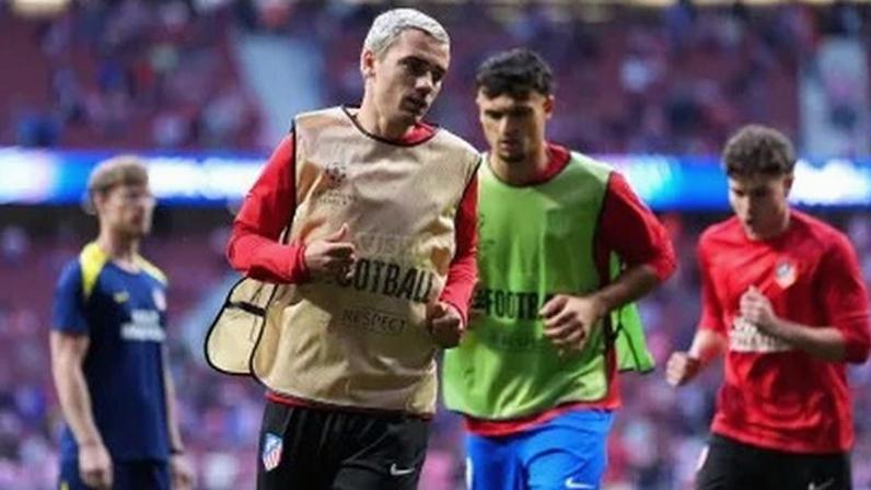 Atlético aquece no gramado do Metropolitano