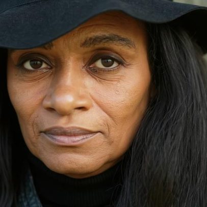 Barbara Chase-Riboud recusa oferta de pavilhão dos EUA, por não ser o momento