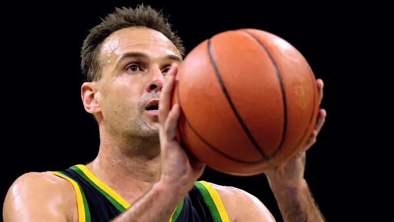 Oscar foi uma lenda do basquete brasileiro, famosos prestam suas condolências.