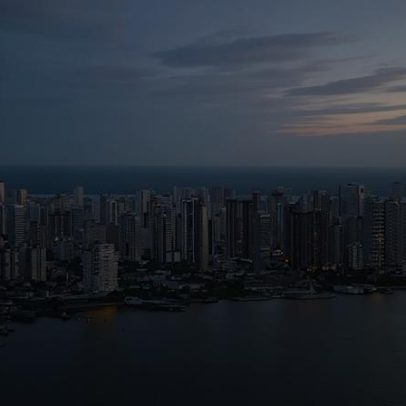 Belém decreta emergência por chuva recorde e expõe limites das obras da COP30