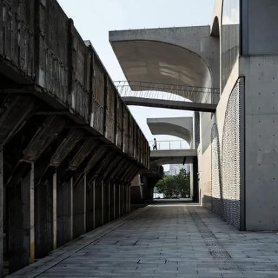 Max Mara realiza desfile Resort 2027 no Long Museum West Bund, em Xangai