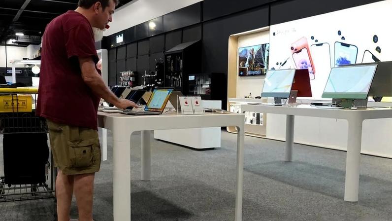 Celulares e TVs podem ficar até 30% mais caros, aponta Abinee