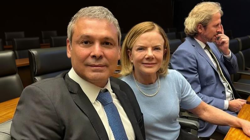 Gleisi agradece Lindbergh após posse de José Guimarães