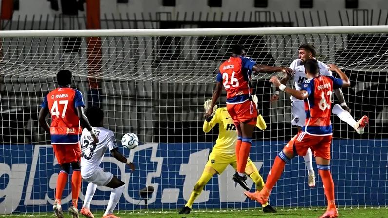 Gol do Puerto Cabello contra o Atlético (Foto: Juan Barreto / AFP)