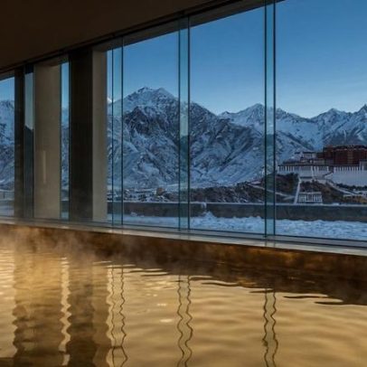 Piscina de ouro a 3600 m no Tibete transforma água em joias líquidas