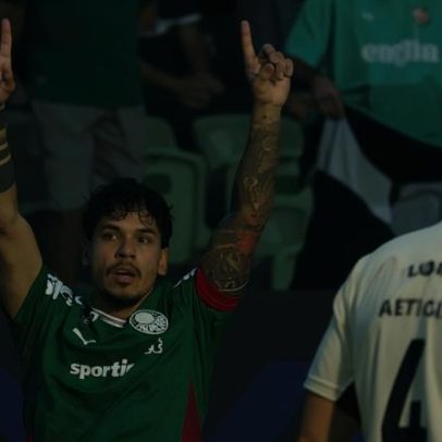 Gómez compara zagueiros do Palmeiras e destaca Fuchs como mais técnico