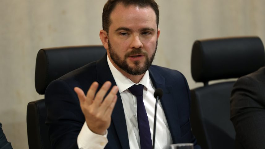 Cigarro mais caro para bancar combustíveis