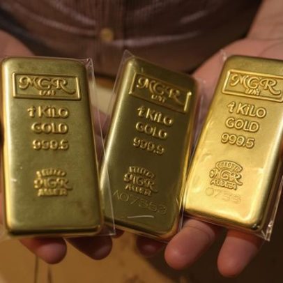 Ouro recupera papel de ativo-refúgio e o dólar anula ganhos do conflito