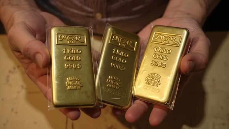 Ouro recupera papel de ativo-refúgio e o dólar anula ganhos do conflito