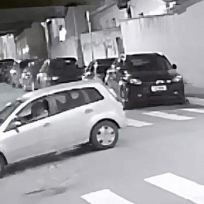 Motoqueiro fica ferido após ser arremessado por carro na zona sul de SP