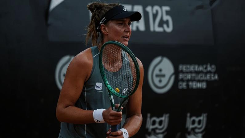 Bia Haddad venceu na estreia em Oeiras (Foto: Divulgação/FPT)