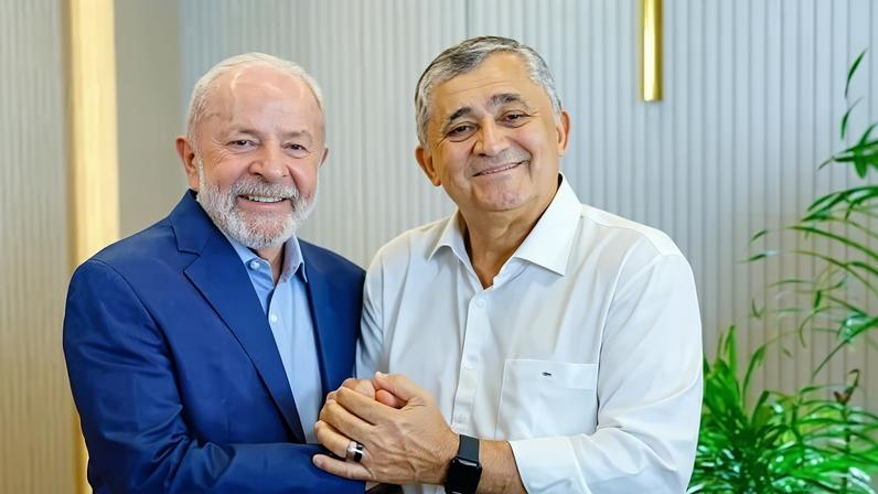 O presidente Lula (PT) e o líder do governo na Câmara dos Deputados, José Guimarães (PT-CE)