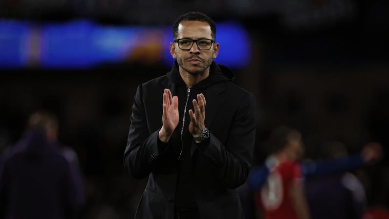 Chelsea pode demitir treinador após apenas três meses