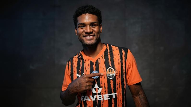 Lucas Ferreira nem saiu do banco em dois dos últimos cinco jogos do Shakhtar
